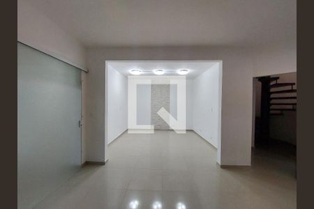 Sala de casa para alugar com 4 quartos, 325m² em Jardim Consorcio, São Paulo