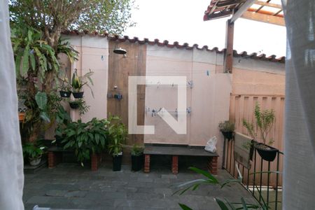 Vista de casa à venda com 5 quartos, 300m² em Alípio de Melo, Belo Horizonte