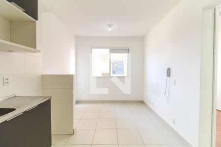 Sala/Cozinha de apartamento para alugar com 2 quartos, 42m² em Colônia (zona Leste), São Paulo