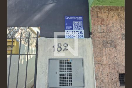 Fachada de casa para alugar com 1 quarto, 38m² em Jardim Sarah, São Paulo