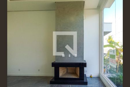 Sala de casa de condomínio à venda com 3 quartos, 111m² em Chapéu do Sol, Porto Alegre