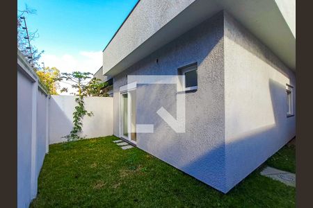 Quintal de casa de condomínio à venda com 3 quartos, 111m² em Chapéu do Sol, Porto Alegre