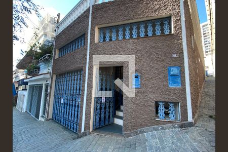 Fachada de casa à venda com 3 quartos, 220m² em Chácara Inglesa, São Paulo