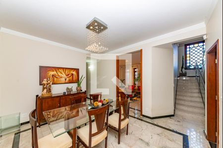 Sala 2 de casa à venda com 3 quartos, 500m² em Salgado Filho, Belo Horizonte