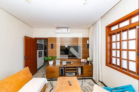 Sala 3 de casa à venda com 3 quartos, 500m² em Salgado Filho, Belo Horizonte