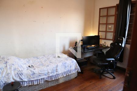Quarto 1 de casa à venda com 3 quartos, 360m² em Milionários, Belo Horizonte