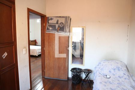 Quarto 1 de casa à venda com 3 quartos, 360m² em Milionários, Belo Horizonte