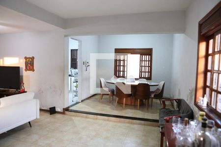 Sala de casa à venda com 3 quartos, 360m² em Milionários, Belo Horizonte