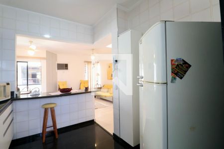Cozinha de apartamento para alugar com 3 quartos, 86m² em Tortuga, Guarujá