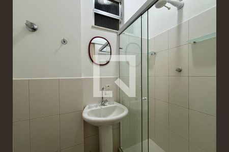 Banheiro social de apartamento para alugar com 1 quarto, 27m² em Copacabana, Rio de Janeiro