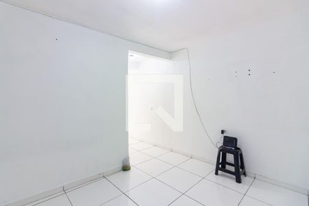 Quarto de casa para alugar com 1 quarto, 80m² em Santa Maria, Osasco