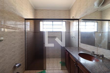 Banheiro de casa para alugar com 6 quartos, 241m² em Ribeirânia, Ribeirão Preto