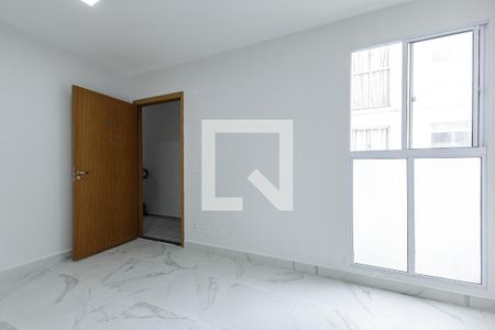 Sala de apartamento à venda com 2 quartos, 40m² em Mário Quintana, Porto Alegre
