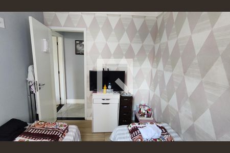 Quarto 2 de apartamento para alugar com 2 quartos, 46m² em Vila Solange, São Paulo