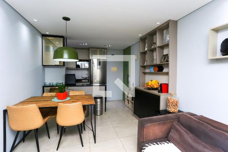 Sala de apartamento à venda com 3 quartos, 63m² em Jardim Monte Kemel, São Paulo
