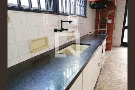 Cozinha de casa para alugar com 3 quartos, 231m² em Jardim das Bandeiras, São Paulo