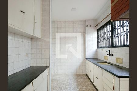Cozinha de casa para alugar com 3 quartos, 231m² em Jardim das Bandeiras, São Paulo