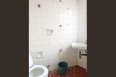 Banheiro Quarto de serviço de casa para alugar com 3 quartos, 231m² em Jardim das Bandeiras, São Paulo