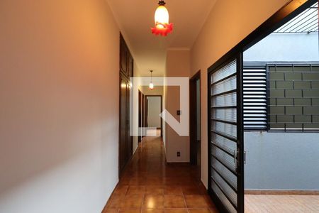 Corredor de casa para alugar com 5 quartos, 262m² em Jardim Palma Travassos, Ribeirão Preto
