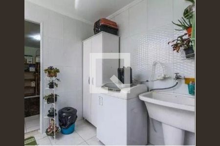 Casa à venda com 3 quartos, 212m² em Vila Gumercindo, São Paulo