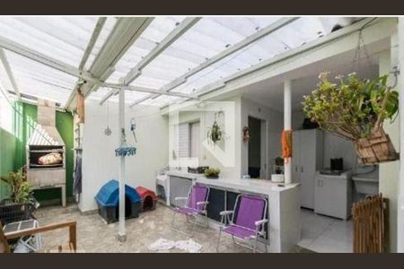 Casa à venda com 3 quartos, 212m² em Vila Gumercindo, São Paulo