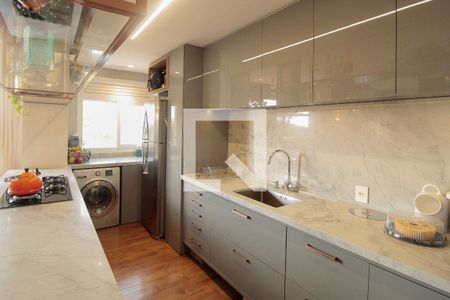 Cozinha de apartamento à venda com 2 quartos, 77m² em Navegantes, Porto Alegre