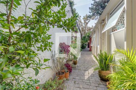 Casa à venda com 3 quartos, 173m² em Chácara Monte Alegre, São Paulo