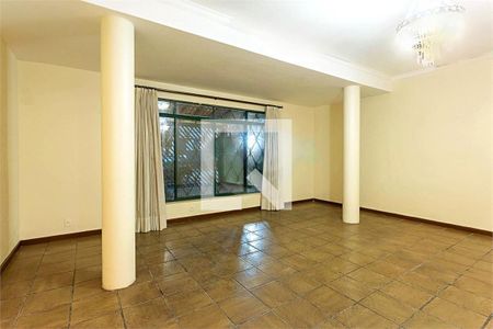 Casa à venda com 3 quartos, 229m² em Santo Amaro, São Paulo