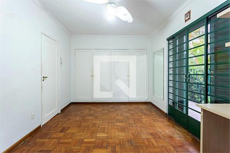 Casa à venda com 3 quartos, 229m² em Santo Amaro, São Paulo