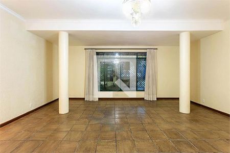 Casa à venda com 3 quartos, 229m² em Santo Amaro, São Paulo