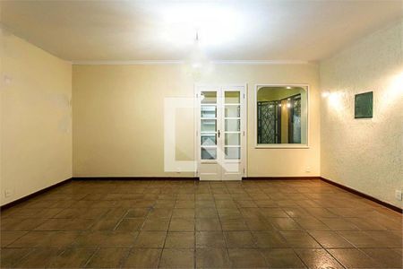 Casa à venda com 3 quartos, 229m² em Santo Amaro, São Paulo