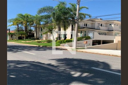 Casa à venda com 5 quartos, 762m² em Jardim Paulista, Barueri