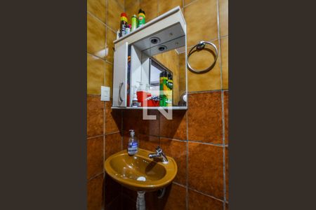 Banheiro Social de casa para alugar com 3 quartos, 236m² em Vila Lutécia, Santo André