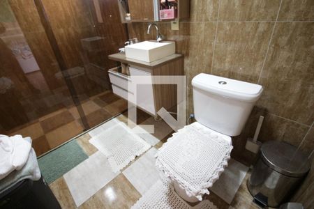 Banheiro da suíte de casa para alugar com 4 quartos, 392m² em Jardim Primeiro de Maio (chacara Fazendinha), Osasco