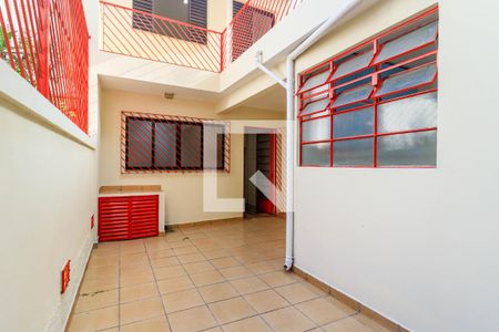 Quintal de casa à venda com 3 quartos, 150m² em Parque Colonial, São Paulo