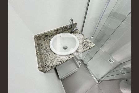 Banheiro de kitnet/studio para alugar com 1 quarto, 27m² em Santana, São Paulo