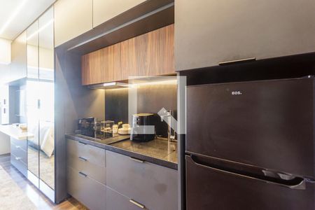 Cozinha de kitnet/studio para alugar com 1 quarto, 28m² em Indianópolis, São Paulo