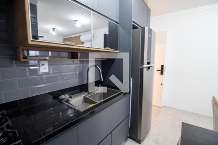 Cozinha de apartamento para alugar com 1 quarto, 31m² em Vila Sonia, São Paulo