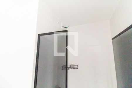 Banheiro de apartamento à venda com 2 quartos, 32m² em Vila Carmosina, São Paulo