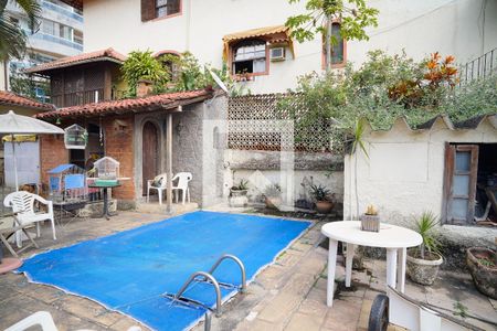 Piscina de casa à venda com 4 quartos, 377m² em São Francisco, Niterói