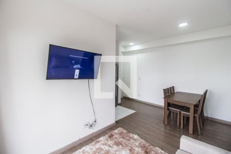 Sala de apartamento para alugar com 2 quartos, 76m² em Jardim Tupanci, Barueri