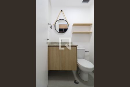 Banheiro de kitnet/studio para alugar com 1 quarto, 24m² em Pinheiros, São Paulo