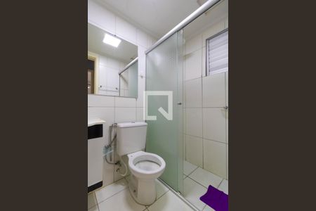 Banheiro de apartamento à venda com 2 quartos, 58m² em Jardim Nova Europa, Campinas