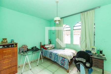 Quarto 6 de casa à venda com 3 quartos, 450m² em Caiçaras, Belo Horizonte