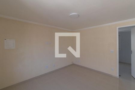 Sala de apartamento para alugar com 2 quartos, 45m² em Conjunto Residencial José Bonifácio, São Paulo