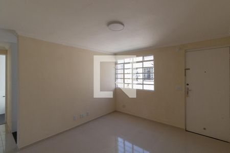 Sala de apartamento para alugar com 2 quartos, 45m² em Conjunto Residencial José Bonifácio, São Paulo
