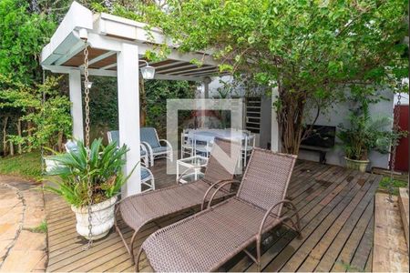 Casa à venda com 3 quartos, 350m² em Caxingui, São Paulo