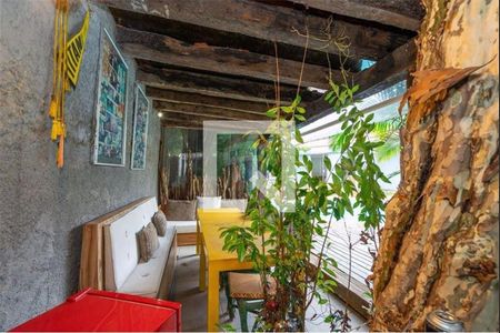 Casa à venda com 3 quartos, 350m² em Caxingui, São Paulo