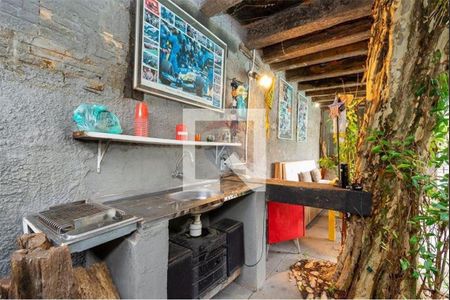 Casa à venda com 3 quartos, 350m² em Caxingui, São Paulo