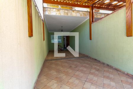 Garagem de casa à venda com 2 quartos, 110m² em Vila Costa Melo, São Paulo